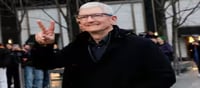 Apple CEO Tim Cook Arrives In Vietnam For His 2-Day Visit, Will Meet Users & Boost Supplier Ties